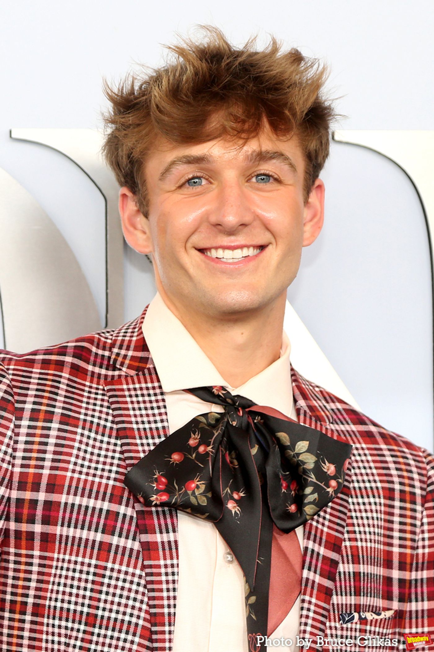 Photos: On the Red Carpet at the 2024 Tony Awards  Image