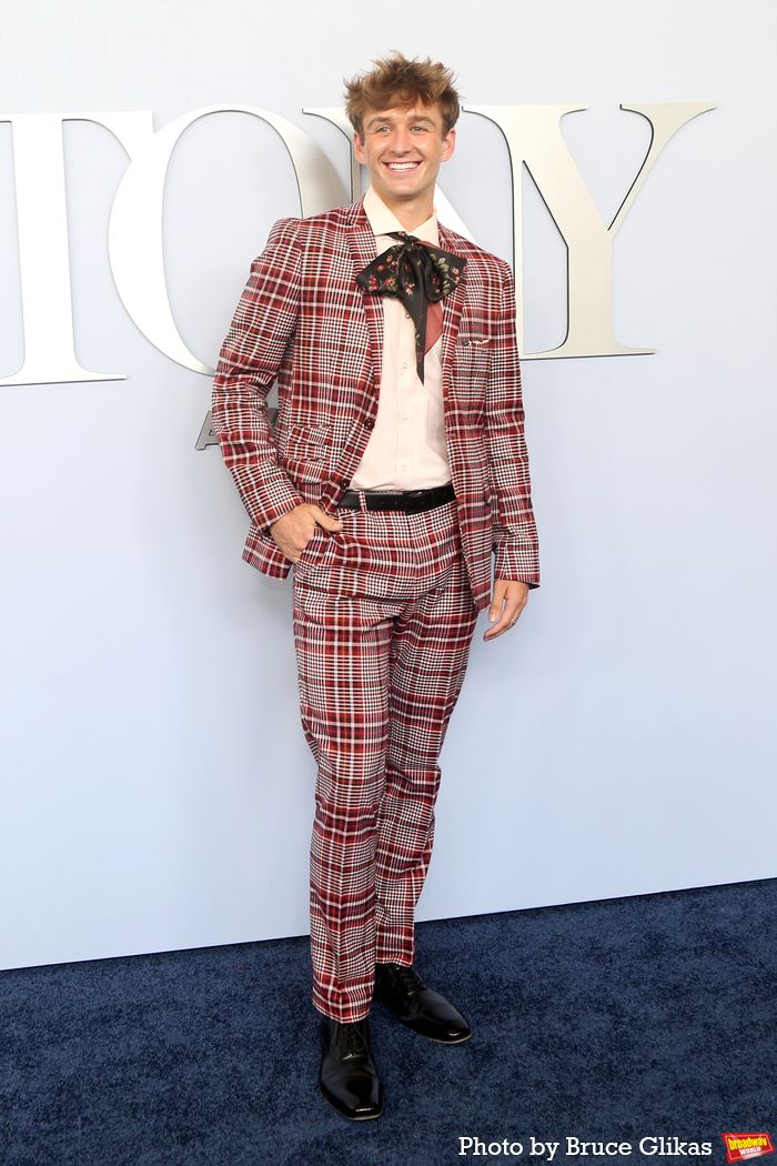 Photos: On the Red Carpet at the 2024 Tony Awards — photo 20 of 415