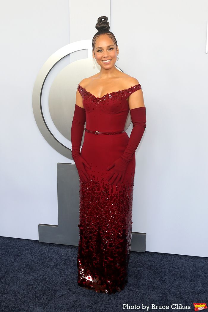 Photos: On the Red Carpet at the 2024 Tony Awards — photo 39 of 415