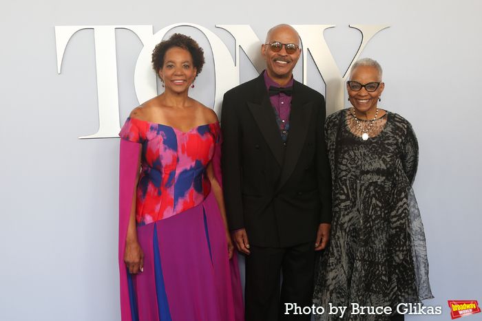 Photos: On the Red Carpet at the 2024 Tony Awards — photo 150 of 415