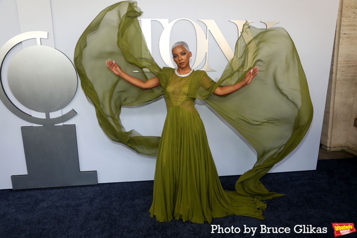 Photos: On the Red Carpet at the 2024 Tony Awards  Image