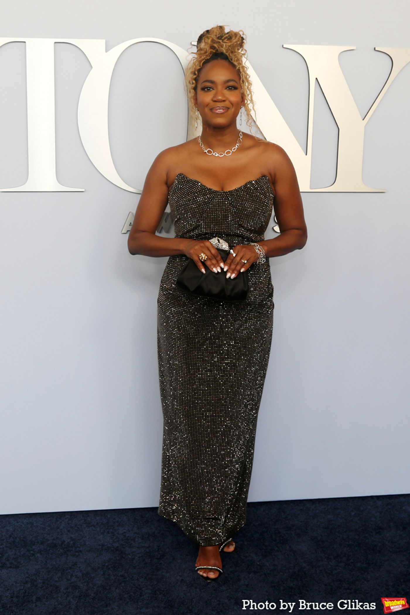 Photos: On the Red Carpet at the 2024 Tony Awards  Image