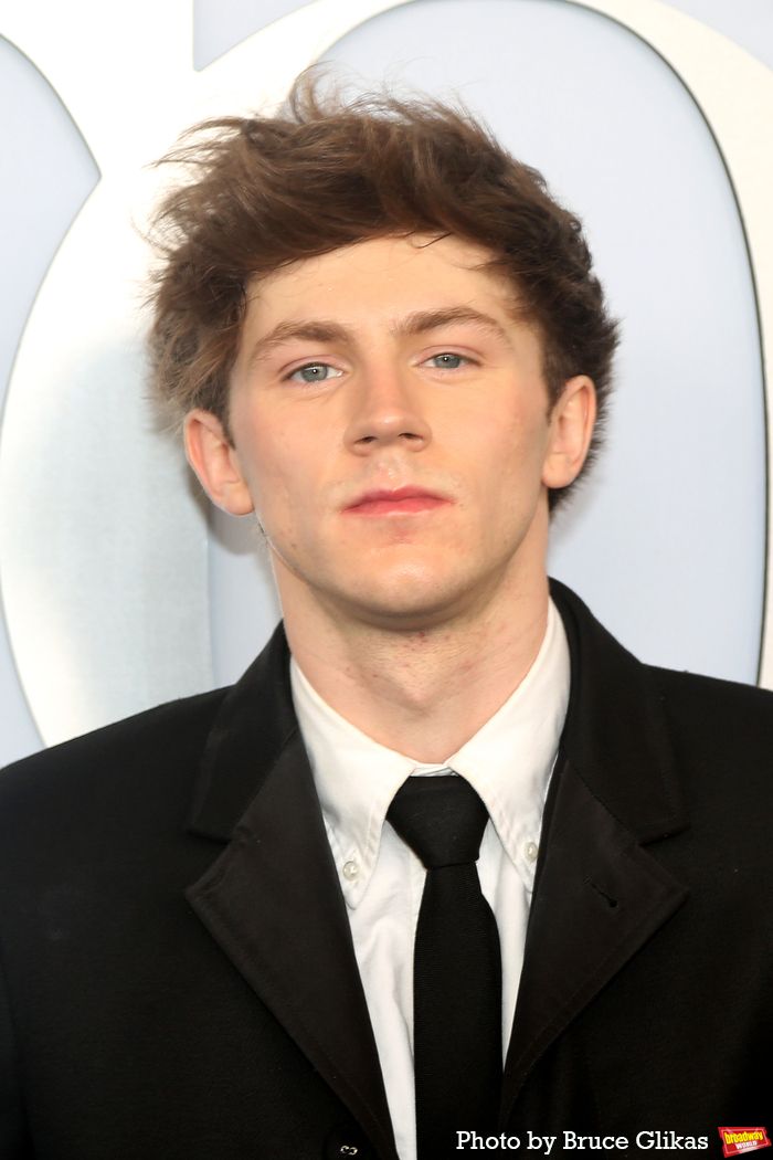 Photos: On the Red Carpet at the 2024 Tony Awards — photo 178 of 415