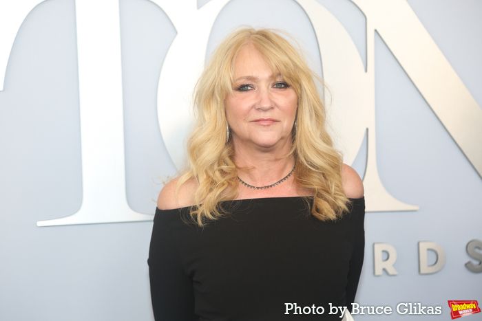Photos: On the Red Carpet at the 2024 Tony Awards — photo 288 of 415