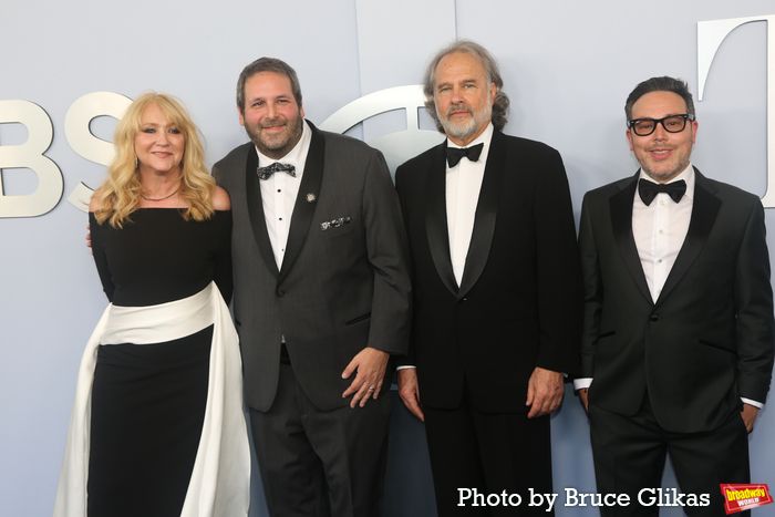 Photos: On the Red Carpet at the 2024 Tony Awards — photo 290 of 415