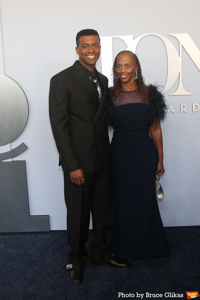 Photos: On the Red Carpet at the 2024 Tony Awards — photo 296 of 415