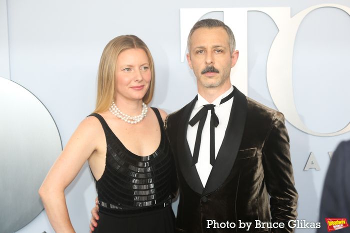 Photos: On the Red Carpet at the 2024 Tony Awards — photo 333 of 415