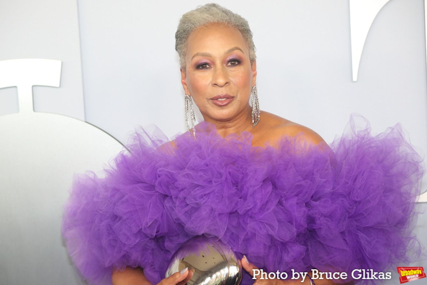 Photos: On the Red Carpet at the 2024 Tony Awards  Image