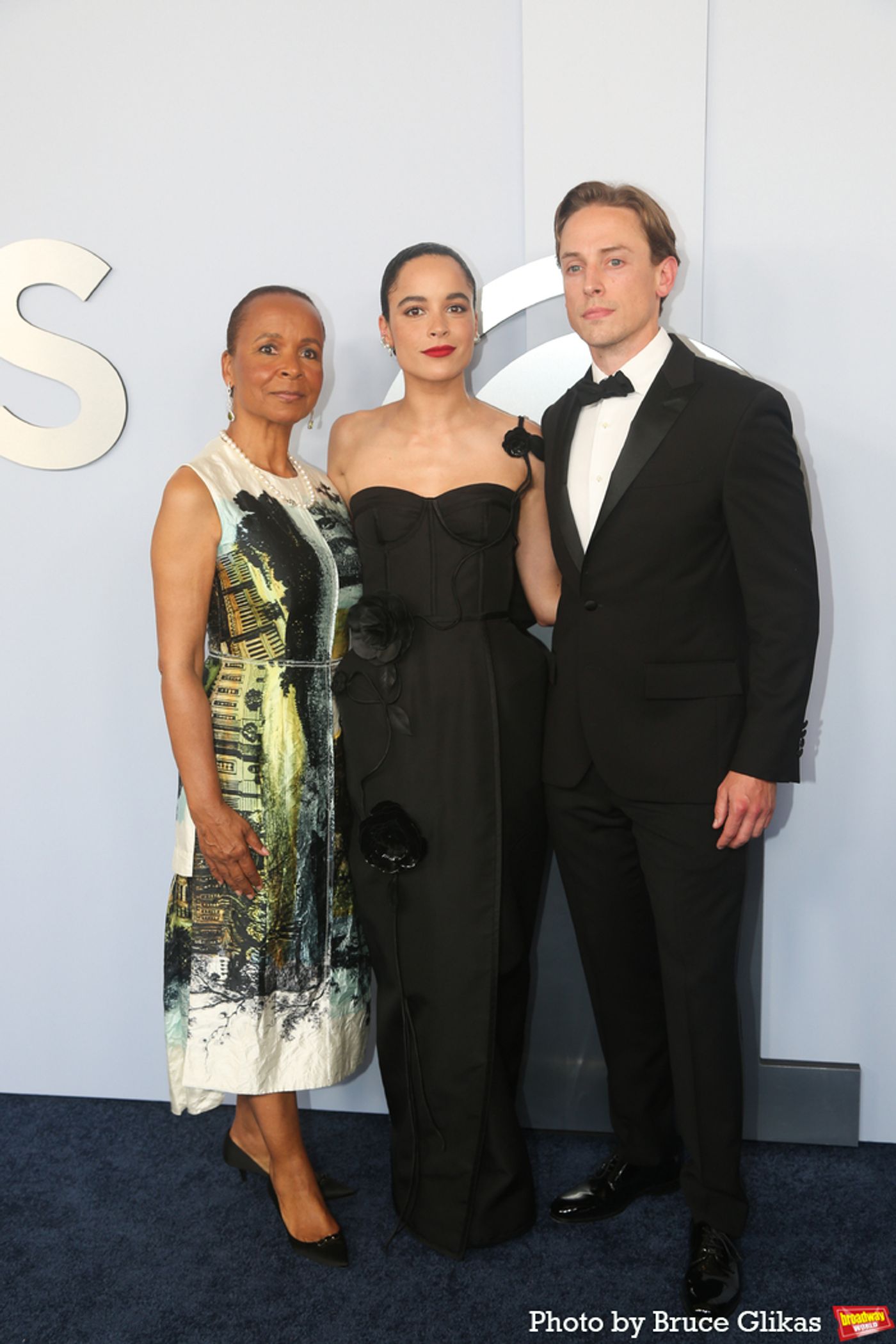 Photos: On the Red Carpet at the 2024 Tony Awards  Image