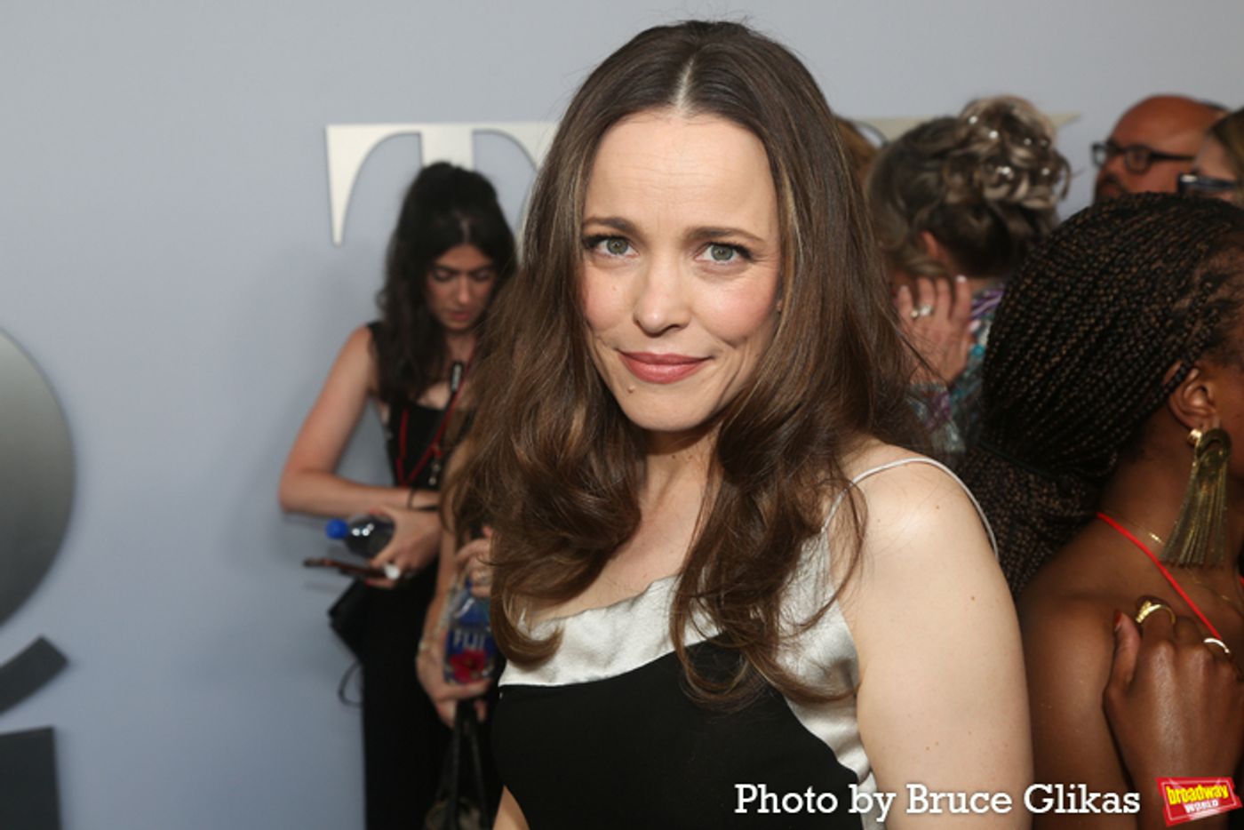 Photos: On the Red Carpet at the 2024 Tony Awards  Image