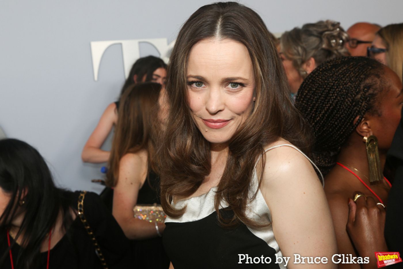 Photos: On the Red Carpet at the 2024 Tony Awards  Image