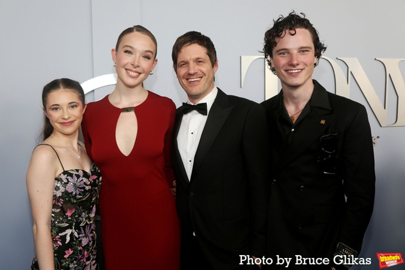 Photos: On the Red Carpet at the 2024 Tony Awards  Image