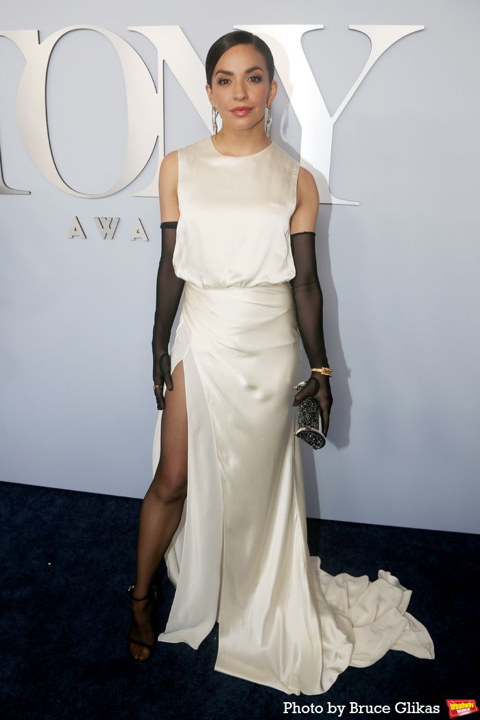 Photos: On the Red Carpet at the 2024 Tony Awards — photo 385 of 415