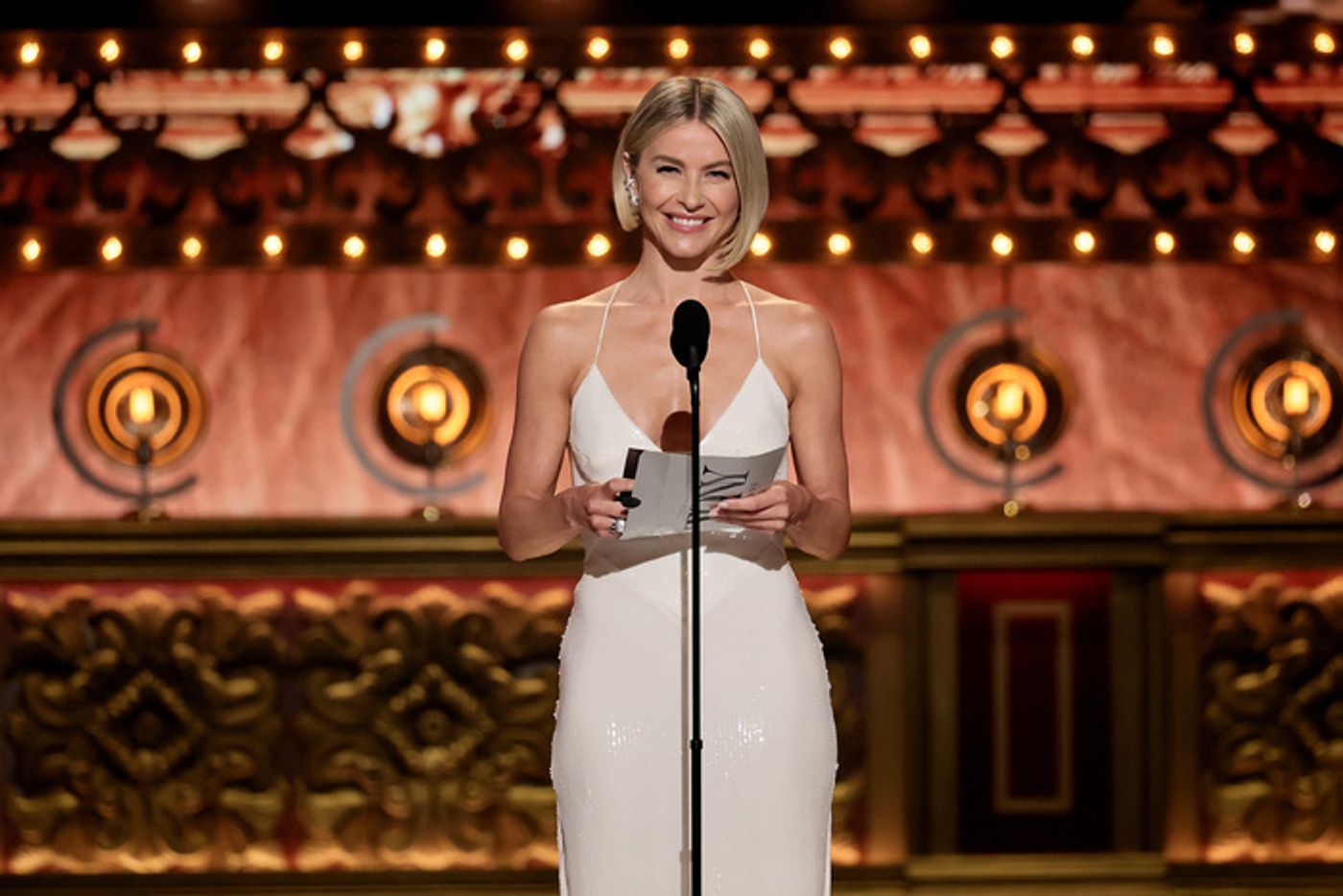 Photos: Inside the 2024 Tony Awards Ceremony  Image