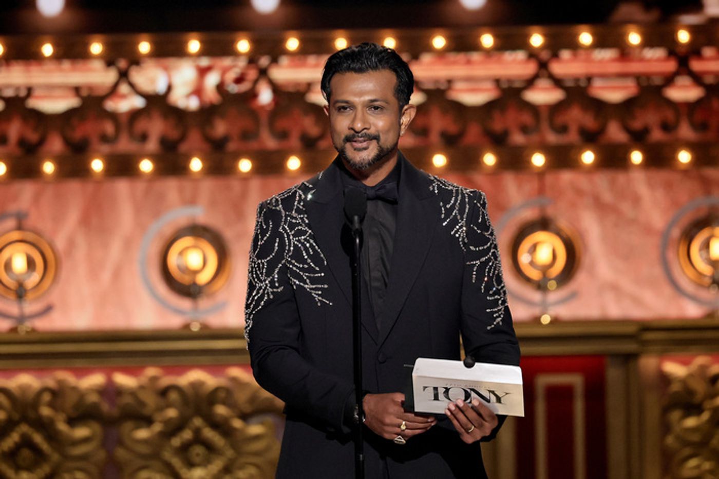 Photos: Inside the 2024 Tony Awards Ceremony  Image