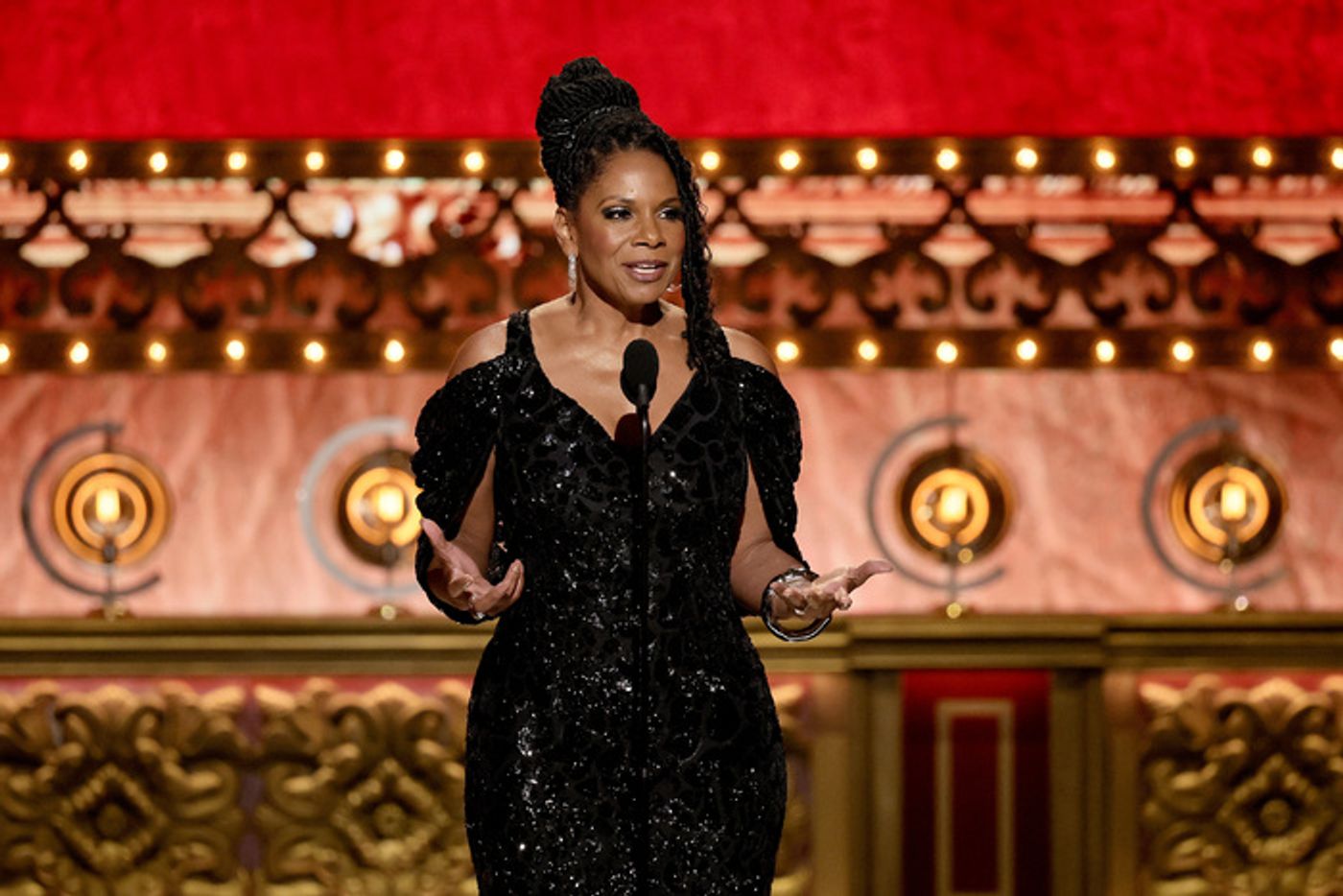 Photos: Inside the 2024 Tony Awards Ceremony  Image