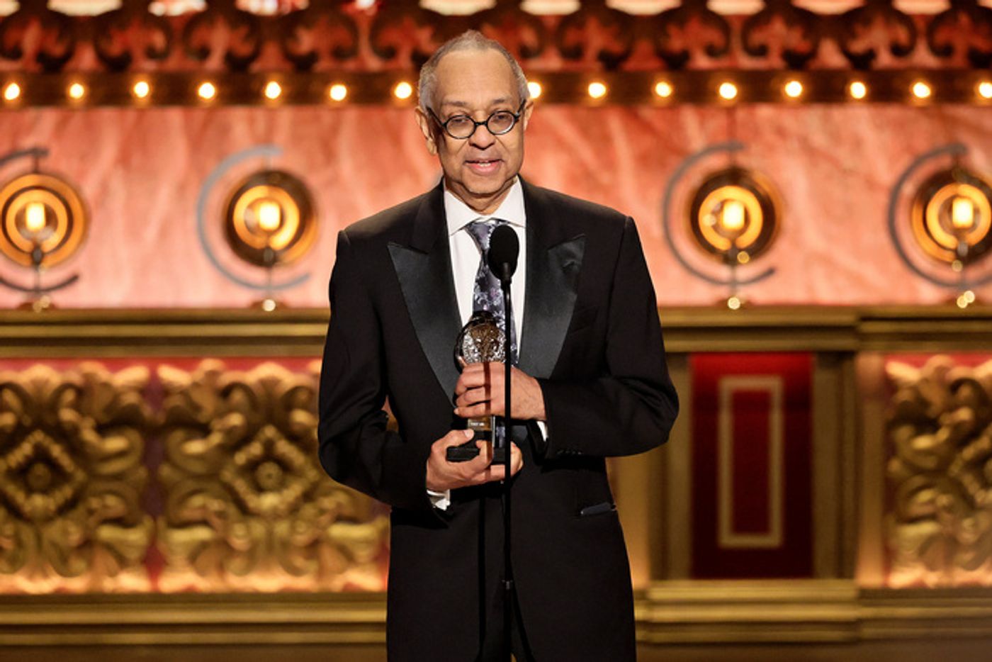 Photos: Inside the 2024 Tony Awards Ceremony  Image