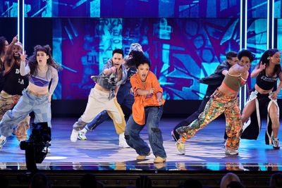 Maleah Joi Moon and the cast of Hell’s Kitchen Photo