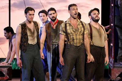 Wade McCollum and Water for Elephants cast Photo