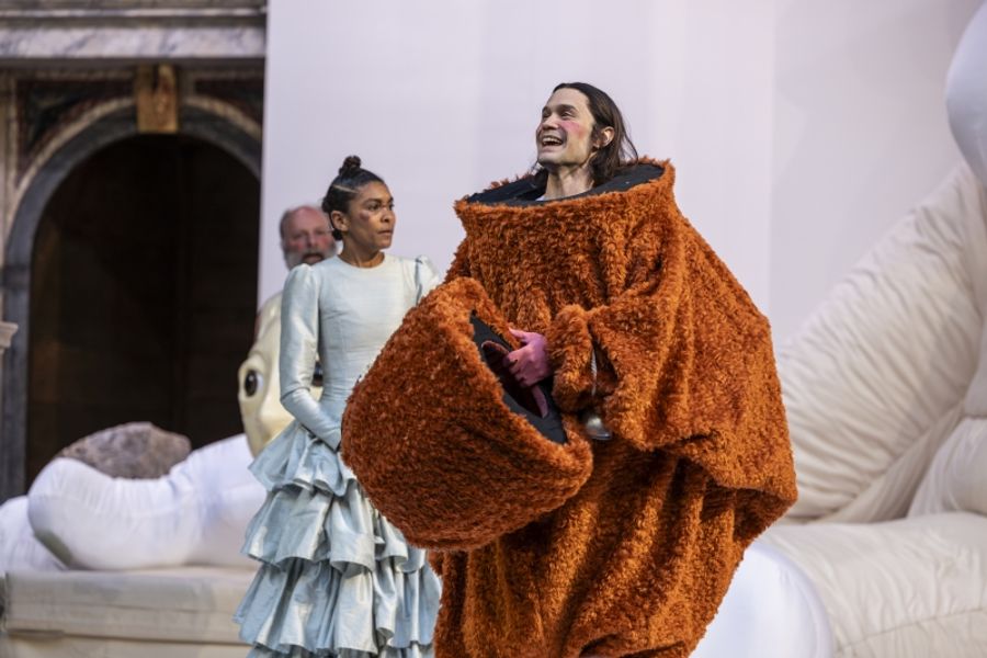 Review: THE TAMING OF THE SHREW, Shakespeare's  Globe Image