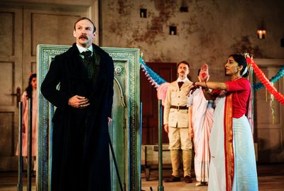 Jack Humphrey (Archibald Craven), Patrick Osborne (Captain Lennox) & Sharan Phull (La Photo