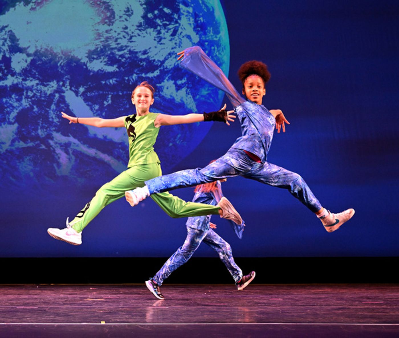Photos: NYC School Children Perform At National Dance Institute's Event Of The Year EARTH'S SONG Photos: NYC School Children Perform At National Dance Institute's Event Of The Year EARTH'S SONG Image