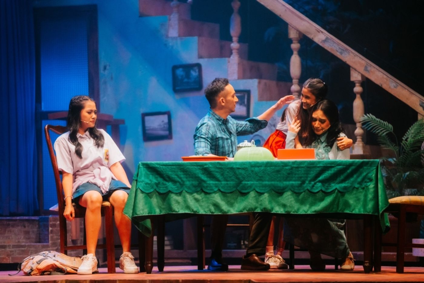 Review: Rooted in Familial Warmth, MUSIKAL KELUARGA CEMARA Blossoms with Spectacle  Image