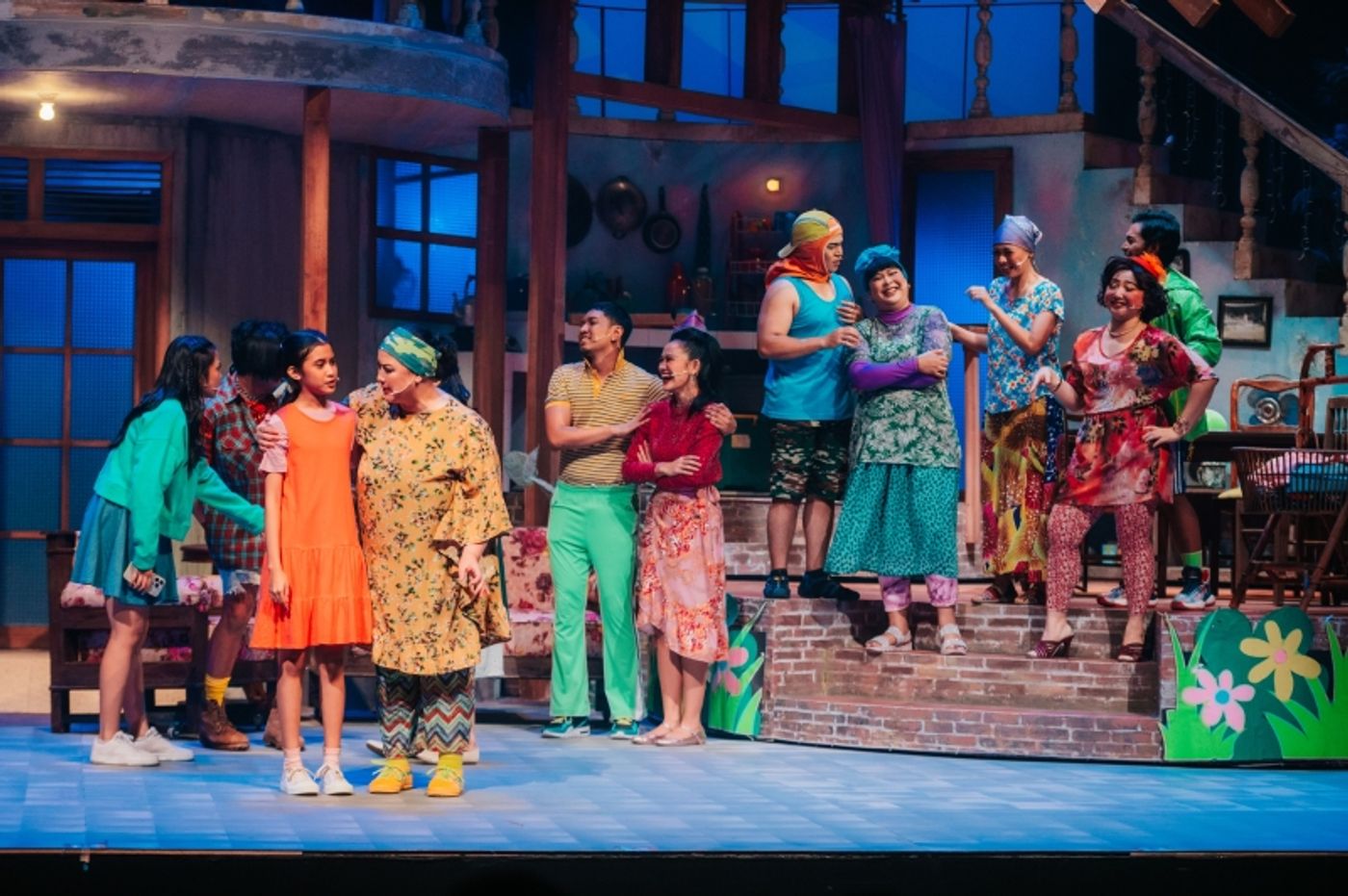 Review: Rooted in Familial Warmth, MUSIKAL KELUARGA CEMARA Blossoms with Spectacle  Image