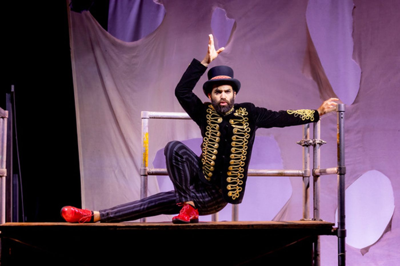 Photos: First Look at PARROTS AT THE PAGODA at Pregones/PRTT  Image