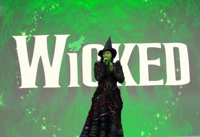 Photos: WICKED, FROZEN, CABARET, and More Perform at Day One of WEST END LIVE Photos: WICKED, FROZEN, CABARET, and More Perform at Day One of WEST END LIVE Image