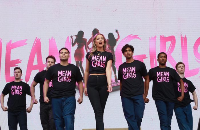 Photos: WICKED, FROZEN, CABARET, and More Perform at Day One of WEST END LIVE Photos: WICKED, FROZEN, CABARET, and More Perform at Day One of WEST END LIVE Image