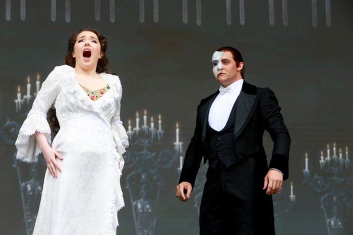 Photos: WICKED, FROZEN, CABARET, and More Perform at Day One of WEST END LIVE Photos: WICKED, FROZEN, CABARET, and More Perform at Day One of WEST END LIVE Image