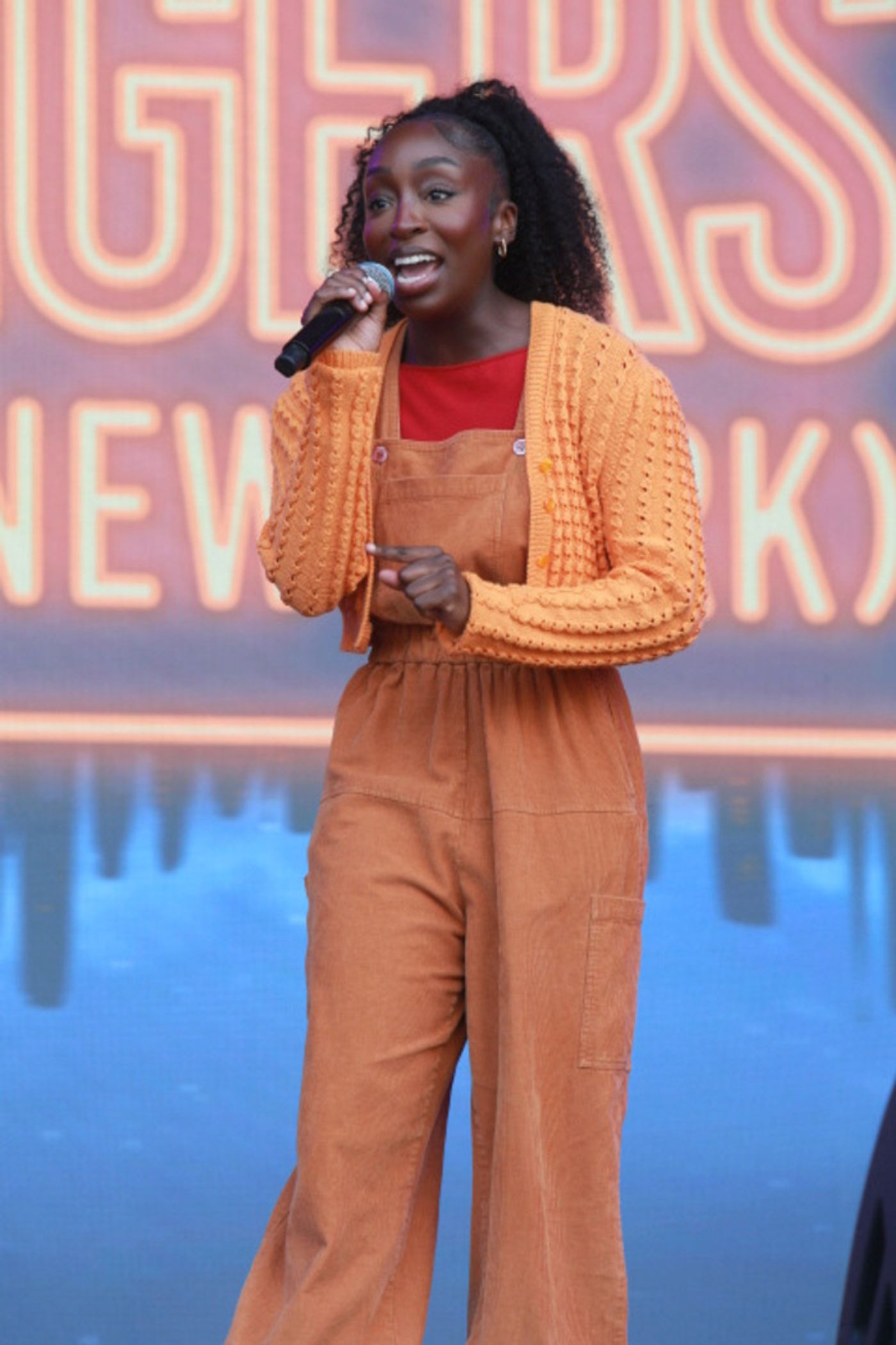 Photos: HADESTOWN, HEATHERS, and More Perform at Day Two of WEST END LIVE  Image