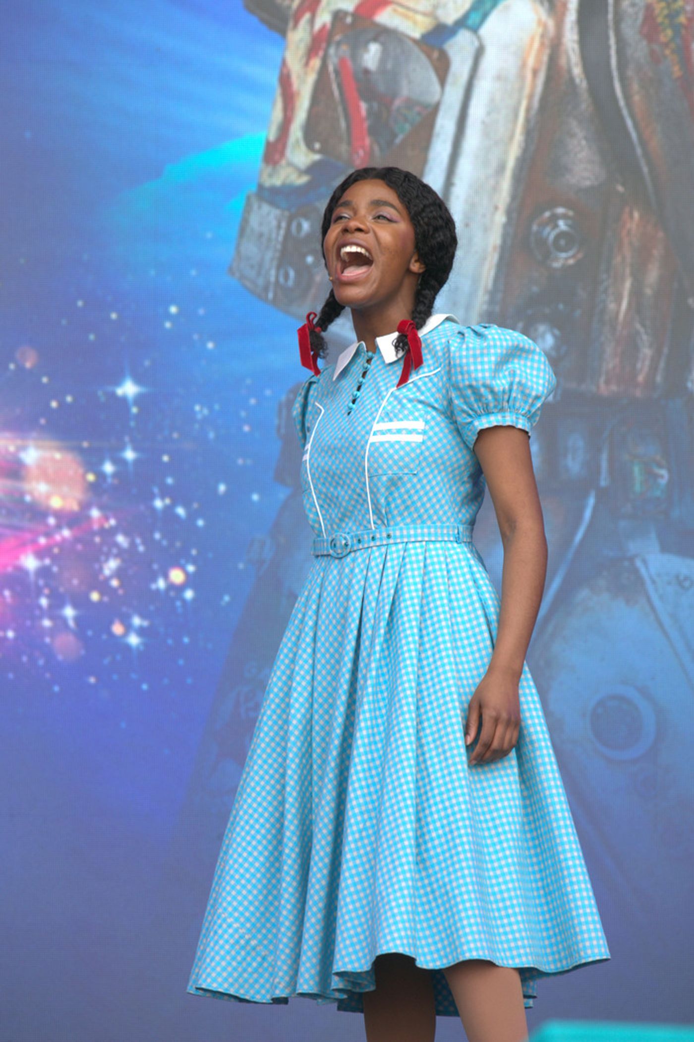 Photos: HADESTOWN, HEATHERS, and More Perform at Day Two of WEST END LIVE  Image