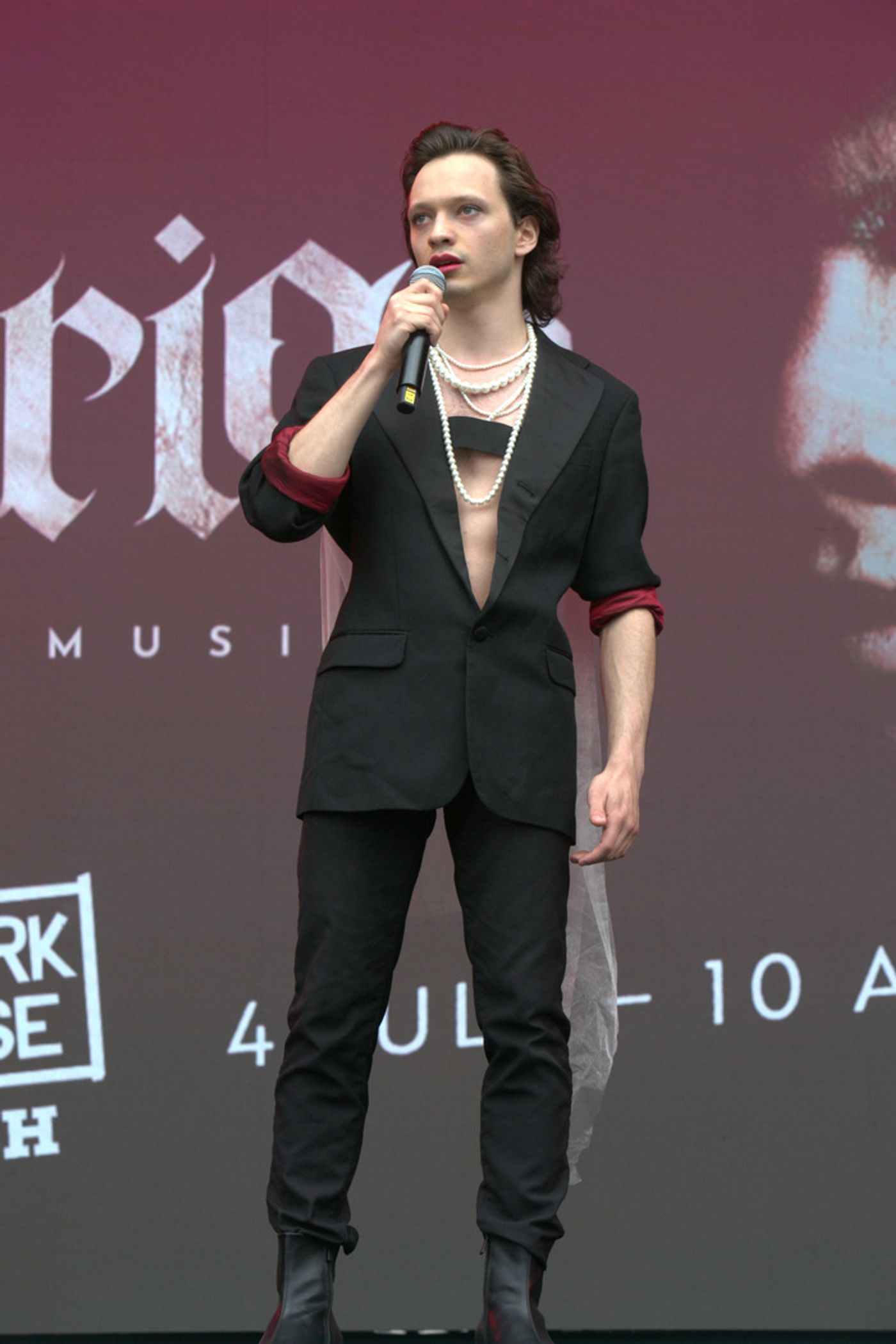 Photos: HADESTOWN, HEATHERS, and More Perform at Day Two of WEST END LIVE  Image