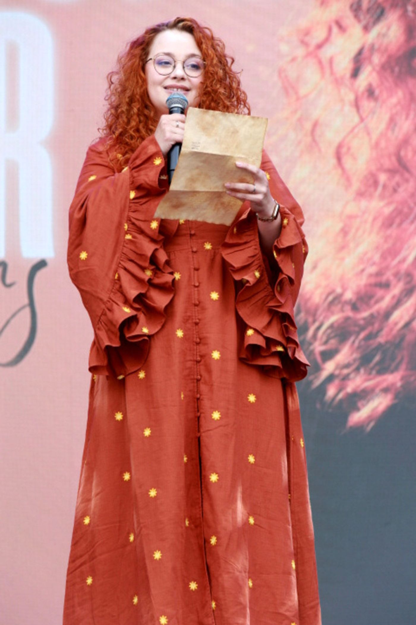 Photos: HADESTOWN, HEATHERS, and More Perform at Day Two of WEST END LIVE  Image