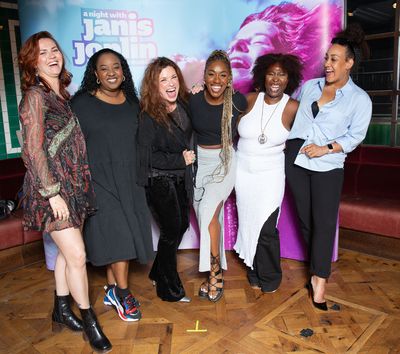  




Molly Scott, Kalisha Amaris, Mary Bridget Davies, Rhianna Drummond, Choolwe Lai Photo