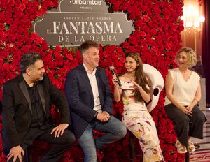 Julio Awad, Gerónimo Rauch, Talía del Val y Elena Garzón Photo