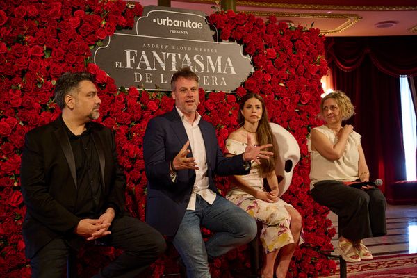 Julio Awad, Gerónimo Rauch, Talía del Val y Elena Garzón Photo