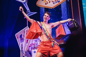 Jay Armstrong Johnson Photo