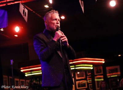 Clint Holmes Photo
