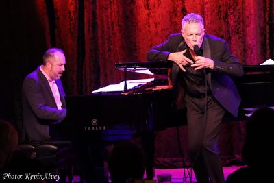 Clint Holmes Photo