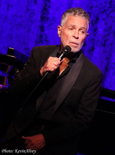 Clint Holmes Photo