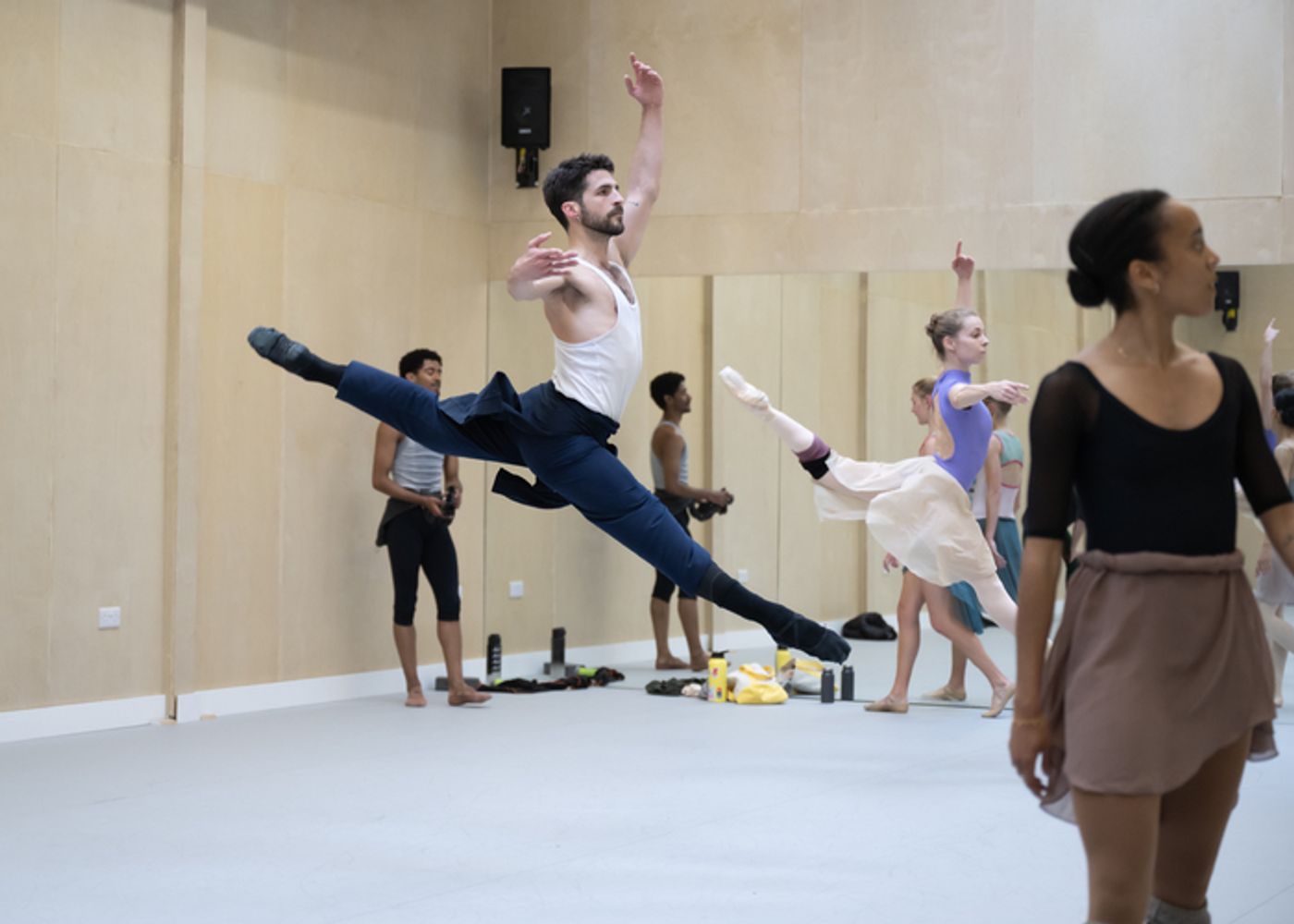 Photos: Inside Rehearsal With the London City Ballet's New Company Photos: Inside Rehearsal With the London City Ballet's New Company Image
