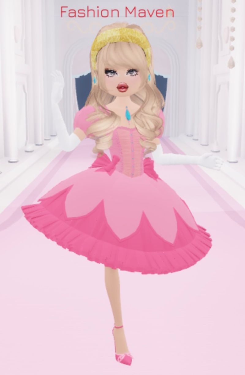 Student Blog: Making Broadway Characters in Dress to Impress on Roblox Image
