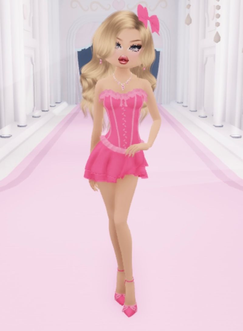 Student Blog: Making Broadway Characters in Dress to Impress on Roblox Image