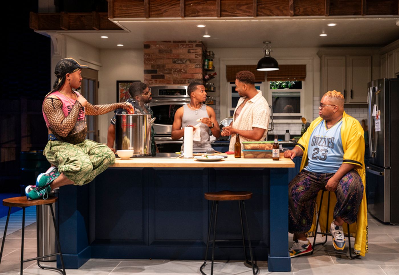 Photos: First Look at THE HOTWING KING at Writers Theatre  Image