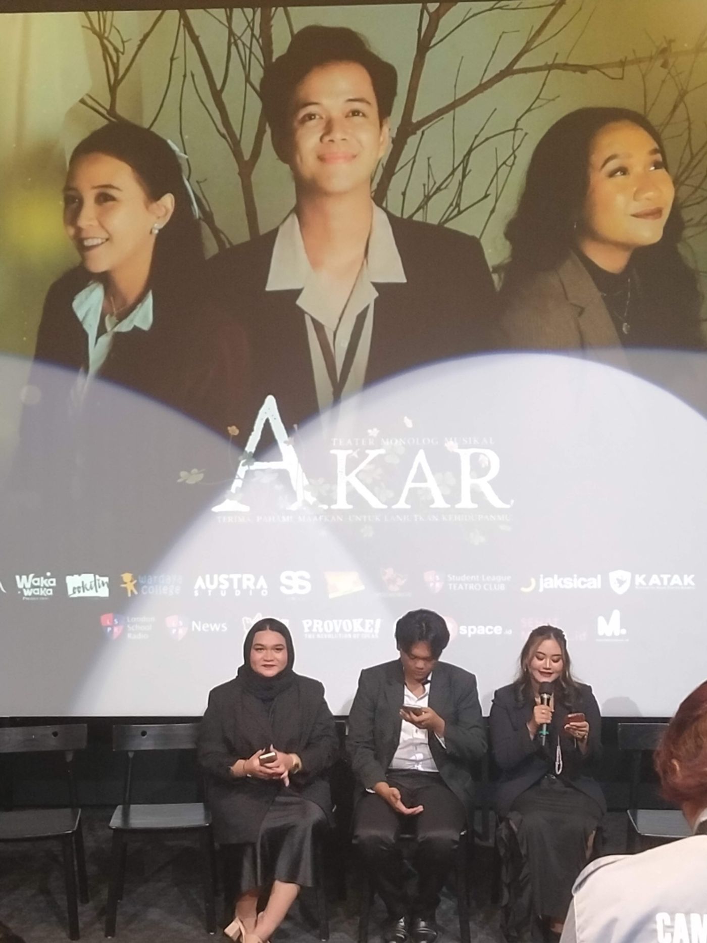 Review: Musical Monolog AKAR Highlights the Importance of Mental Health  Image