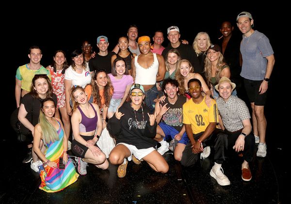 Jojo Siwa and the Cast of BACK TO THE FUTURE  Photo