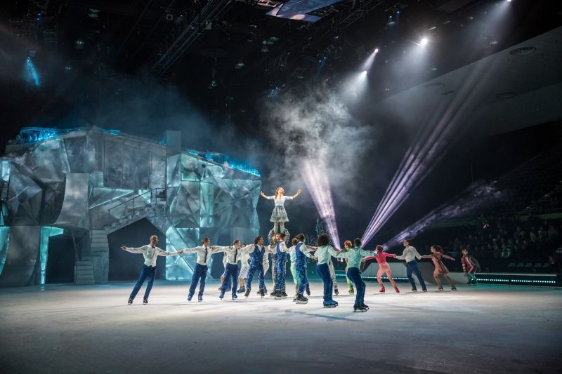 CRYSTAL: CIRQUE DU SOLEIL's First Acrobatic Ice Show Arrives in Sao Paulo  Image
